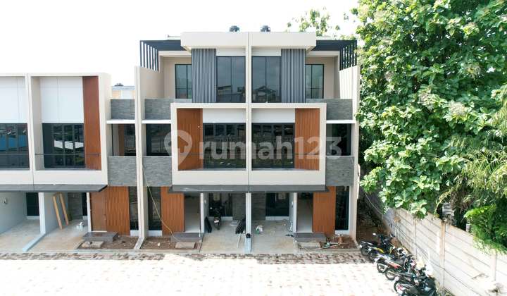 Brand New Rumah Purinusa Kembang Terhijau di Jakarta barat Brand New Rumah Purinusa Kembang Terhijau di Jakarta barat