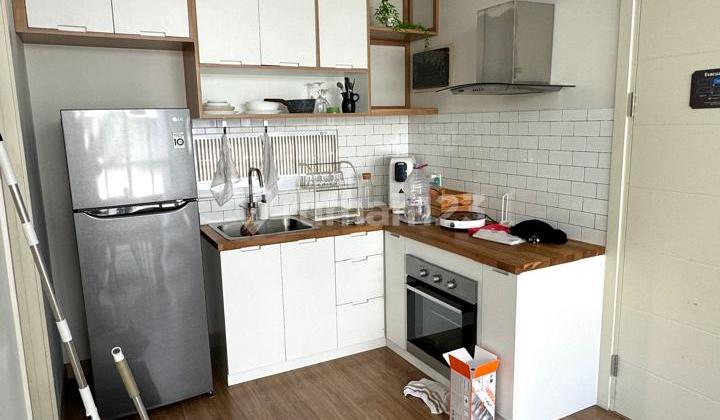 Rainbow Springs Condovilla 2BR Fully Furnished with Lake View for Quick Sale - Summarecon Serpong 2