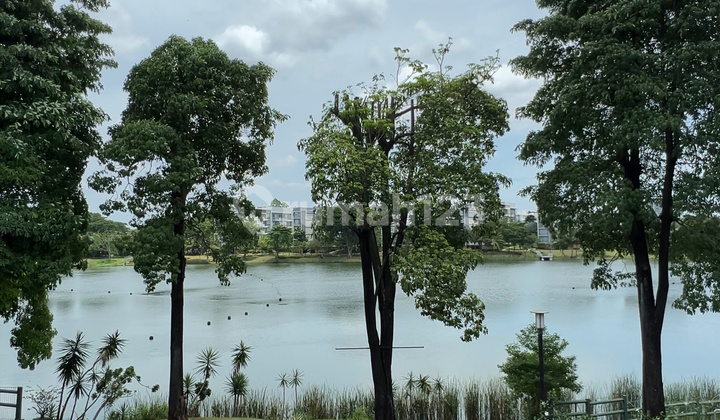 3-Storey House with Lake View in Springs Summarecon Serpong - Ready to Occupy, Freehold Certificate
