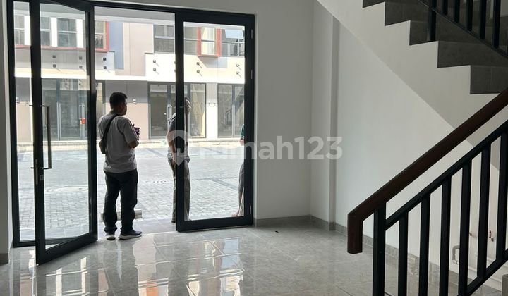 Ruko Campton  dekat dengan stasiun Intermoda BSD 