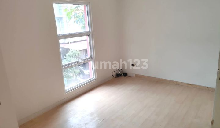 Dijual Cepat Rumah 2 Lantai Full Renovasi Semi Furnished di Arcadia Village Paramount Gading Serpong 2