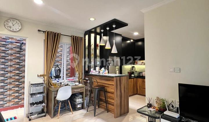 Dijual Rumah Premium Rossini Utara Furnished, Dekat Danau & Jogging Track - Harga 2,7 M 1