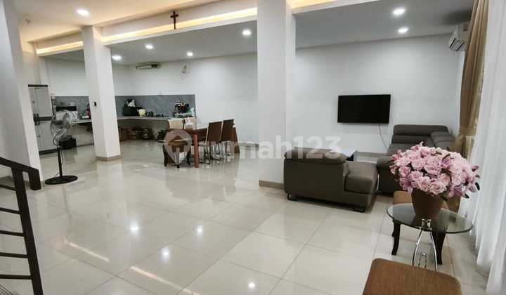 Dijual Rumah Bagus Hook Tanjung Duren Baru Renov