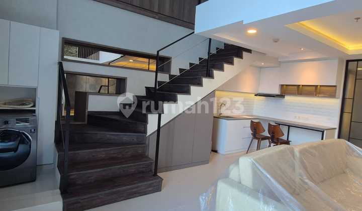 Di Sewakan Neo Soho Office Renov Cantik Full Furnish