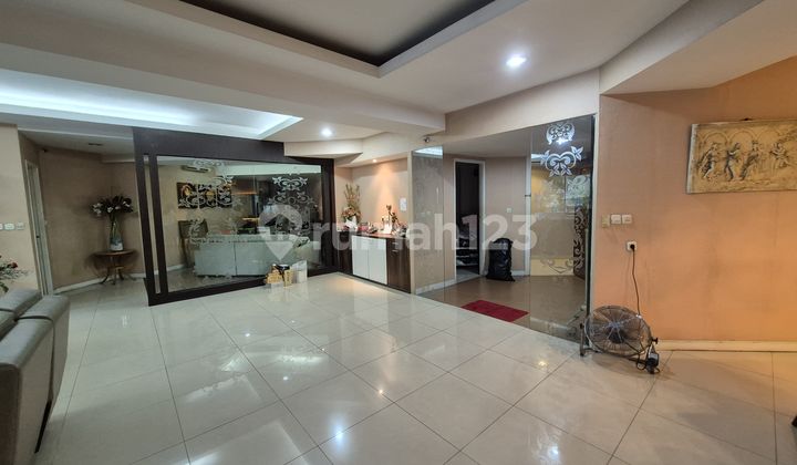 Disewakan Kondominium Taman Anggrek Combine 4 Kamar Tidur Furnish Bagus 2