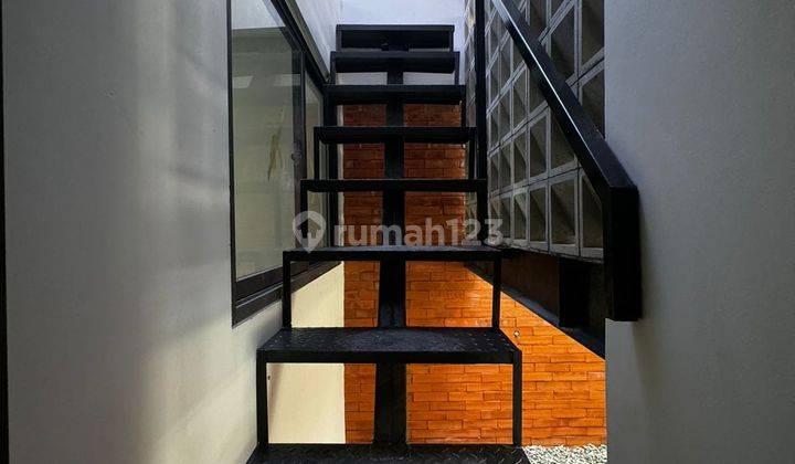 Rumah Baru 2 Lt Minimalis Tengah Kota Turangga 2