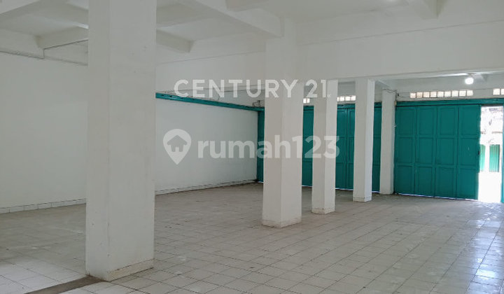4-Storey Shop House, Strategic Location on Sudirman Main Road 2