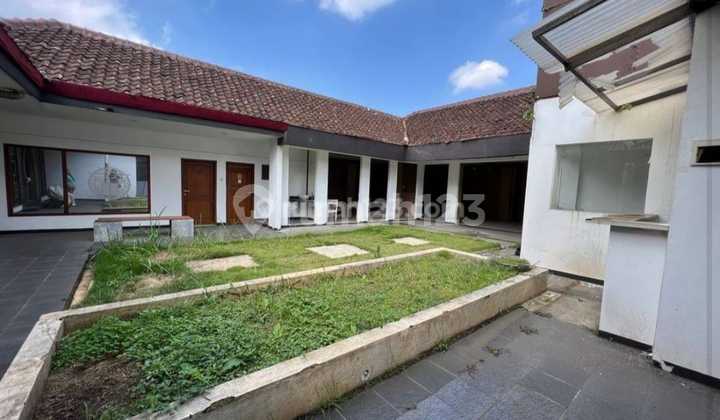 A House Suitable for All Businesses on Cipto Main Road