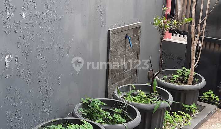Rumah 2 Lt Baru Minimalis di Logam 2