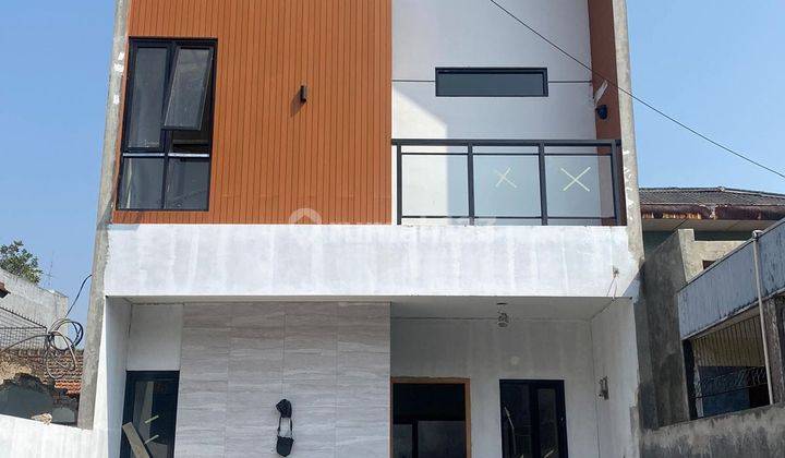 Rumah minimalis tengah kota di Sayap BKR 1