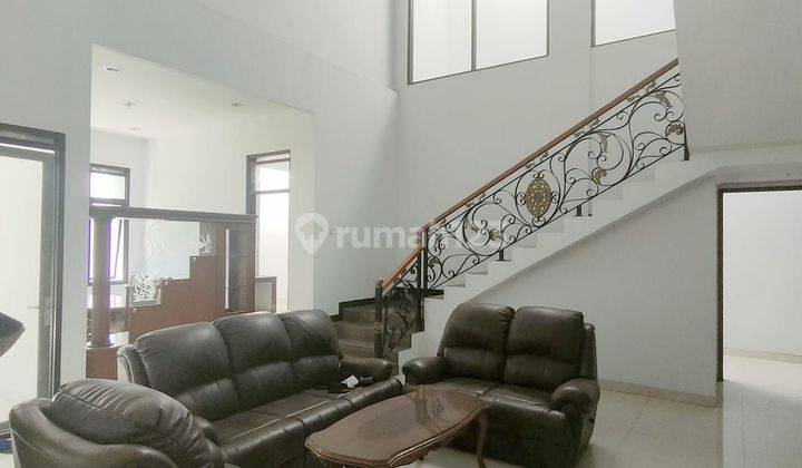 Rumah 2 Lantai Bagus di Singgasana Pradana Bandung 2