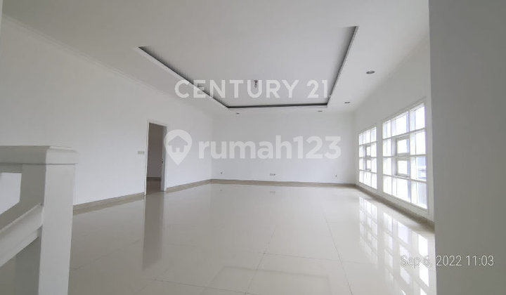 Rumah Mewah Terawat 3 Lantai Batununggal 