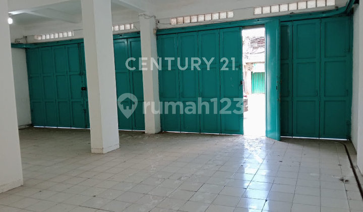 4-Storey Shop House, Strategic Location on Sudirman Main Road 1