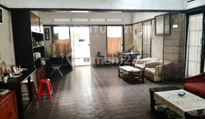 Riau Dago Old Wing House Strategic Location 2