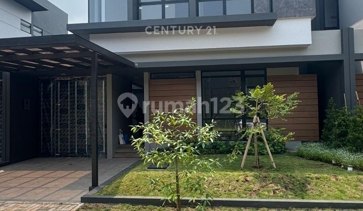 Luxury House in Nilapadmi Tatar, Parahyangan New City