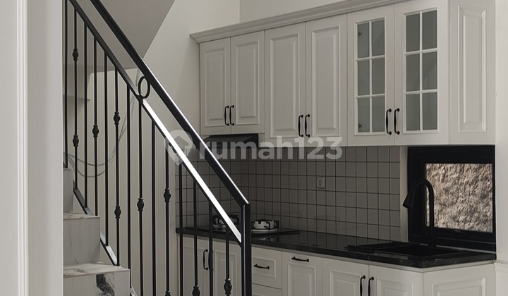 Rumah baru 2 lantai.sayap bkr pasirluyu buahbatu Rumah baru 2 lantai.sayap bkr pasirluyu buahbatu