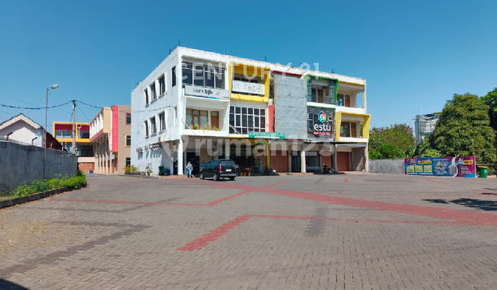 3-Story Ready-to-Occupy Shop House on Soekarno Hatta Main Road 3-Story Ready-to-Occupy Shop House on Soekarno Hatta Main Road