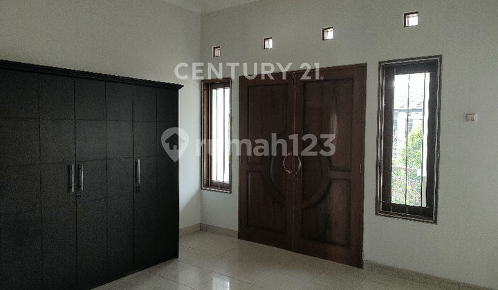 Fully Renovated 2-Story House For Quick Sale Inside Batununggal Cluster 2