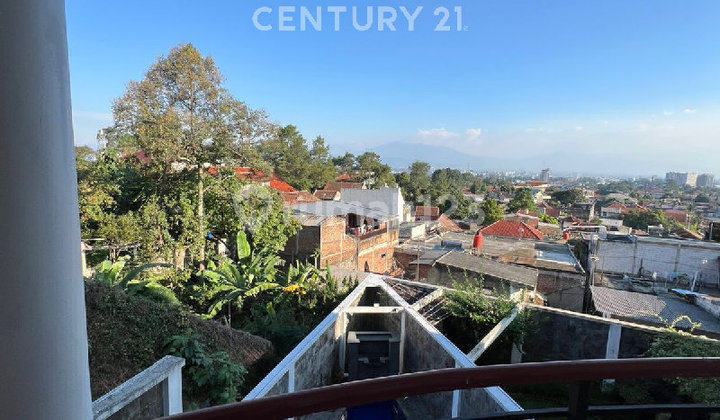 Rumah Terawat 4 Lantai Ada Kolam Renang Di Dago