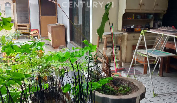 Rumah Luas Ada Taman Cantik Siap Huni Di Sayap Pelajar Pejuang 45 2