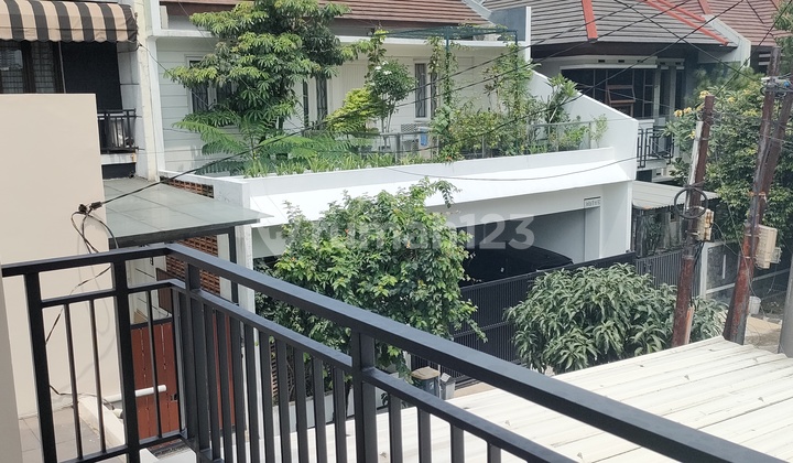 2-Story Ready-to-Occupy House in an Elite Cluster in Batununggal