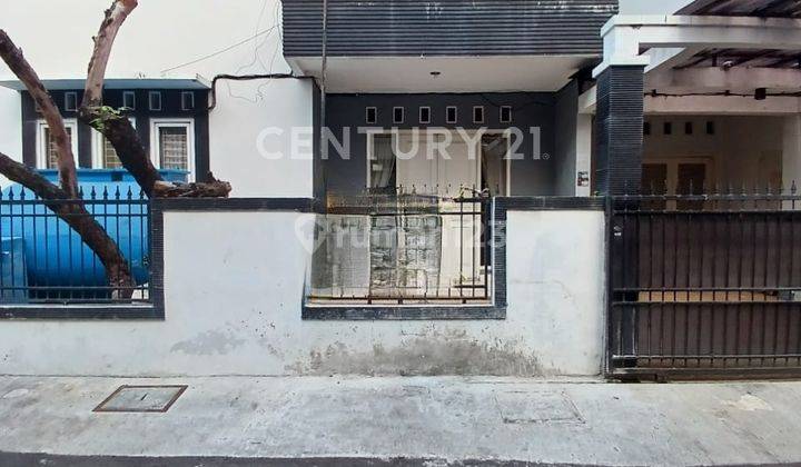 Disewa Rumah 2lantai Di Cempaka Putih, Rapih Dan Siap Huni 1