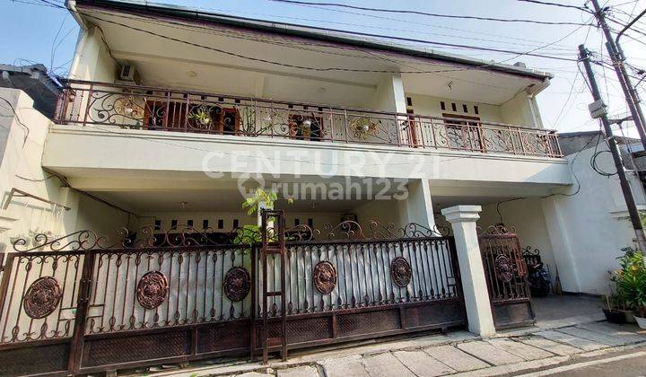 Di Jual Rumah Bagus 3 Lantai
Jakarta Timur  1