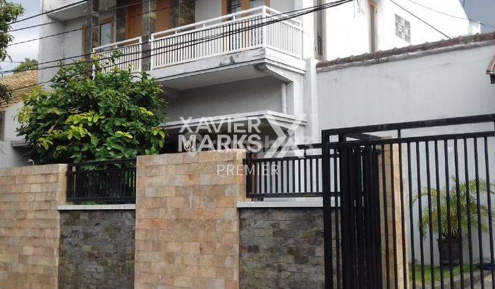 R075 Rumah Cantik Minimalis 2 Lantai Strategis di Taman Sulfat Malang 1