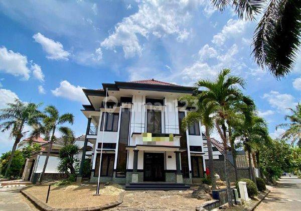 W012 Rumah Posisi Hook 2 Lantai di Tlogomas Malang 2