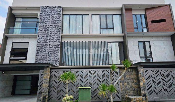 U060 Rumah Mewah Full Furnish Langsung Huni di Dieng Malang  2