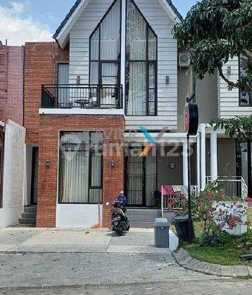 V062 Dijual Rumah Desain European Style, Siap Huni  2