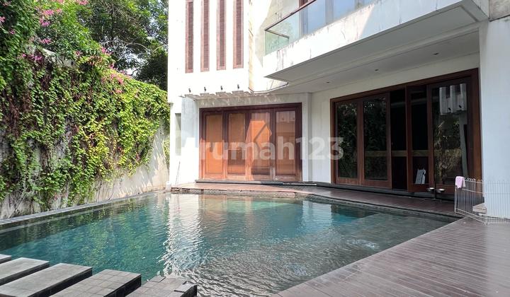 Turun Harga Rumah Desain Modern Tropical Lingkungan Exclusive Di Pondok Indah Jakarta Selatan.