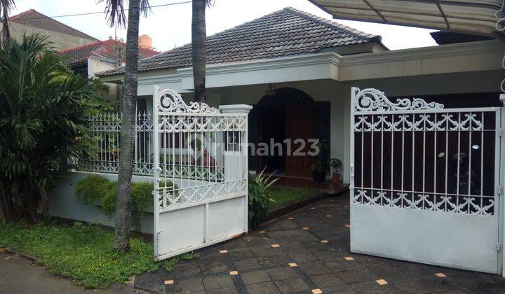 Disewakan Rumah 1 Lantai, Furnished, Siap Huni, Lingkungan Nyaman & Asri dalam perumahan Bukit Cinere Indah. 1