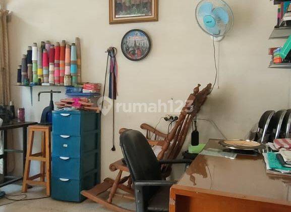 Dijual rumah di lokasi strategis Pancoran Jakarta Selatan.
 9