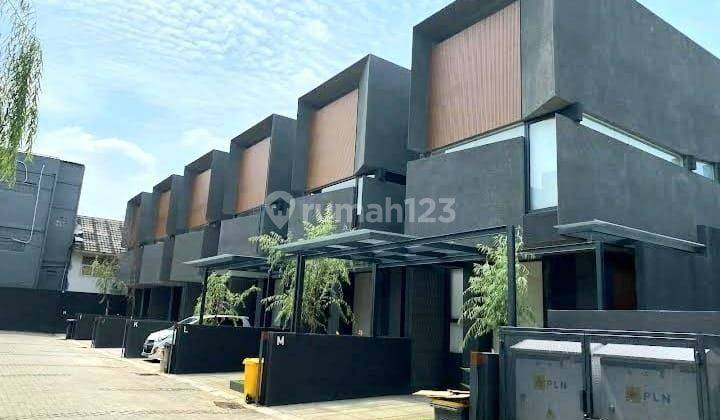 Dijual Rumah Baru Bergaya Industrial Modern dalam Cluster di Bintaro. 1