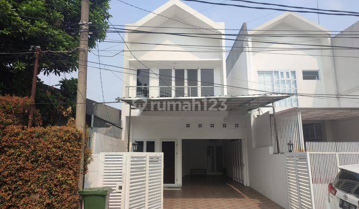 Rumah Bangunan Baru 2 Lantai Siap Huni Semi Furnished Di Dalam Perumahan Elite Cinere Estate. 1