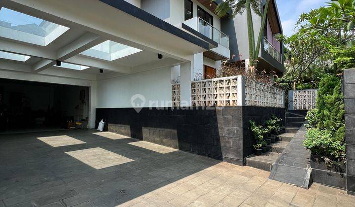 Rumah Modern Tropical Yang Sangat Elegan Dilengkapi Dengan Private Swimming Pool Lokasi Di Komplek Elite Cinere. 2