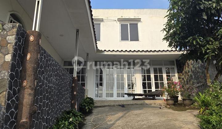 Rumah Harga Njop Nuansa Villa Semi Furnished Hoek Dalam Perumahan Di Pesanggrahan Bintaro Jakarta Selatan.