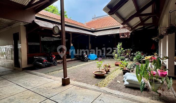 Rumah Bangunan Lama Lokasi Strategis Jalan Lebar Di Cipete Jakarta Selatan.