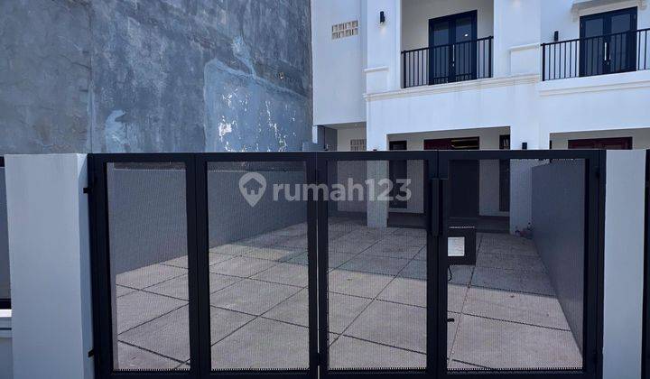 Rumah Baru Siap Huni Dalam Perumahan One Gate Di Blok A Cinere. 1