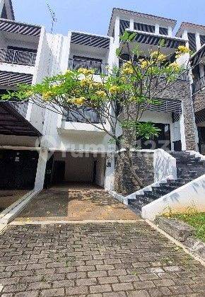 Bangunan 3 Lantai Di Bona Vista Residence Lebak Bulus Jakarta Selatan. 1