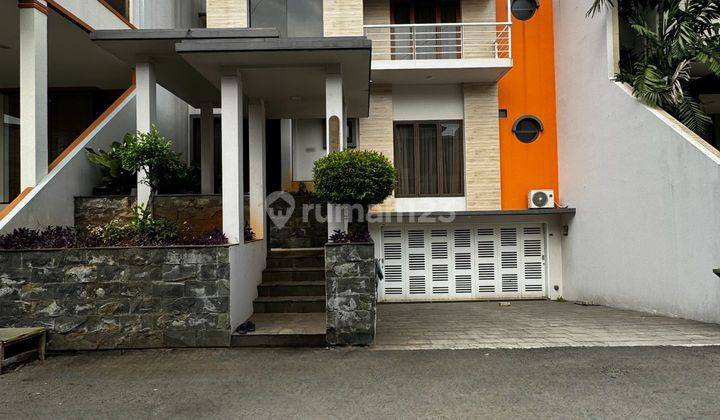 Rumah Siap Huni Dalam Townhouse Di Lebak Bulus Cilandak Jakarta Selatan. 
 1