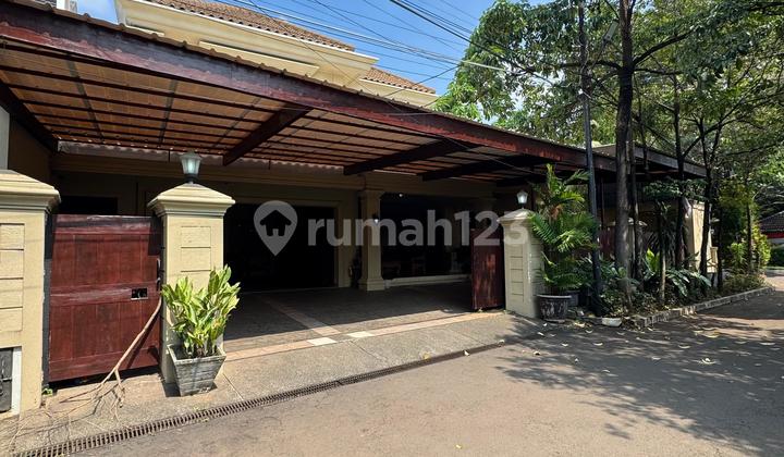 Serene and Comfortable House with One-Gate Security in the Elite Kemang Area, South Jakarta. 2