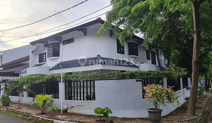 Rumah 2 Lantai Hoek Siap Huni Di Pondok Indah Jakarta Selatan. 1