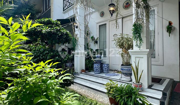 Rumah Newly Renovated 2 Lantai di Cirendeu Tangerang Selatan.