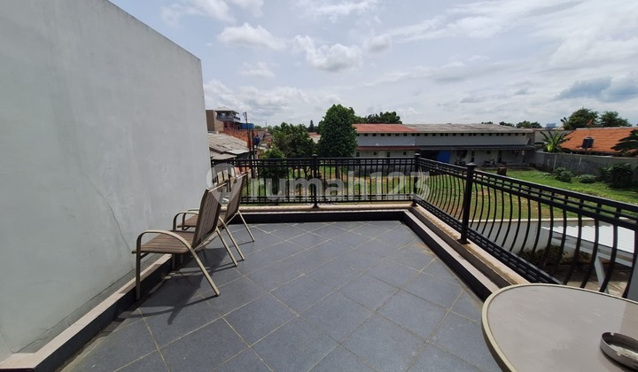 Rumah 2 Lantai Semi Furnished Dalam Semi Cluster Lingkungan Yang Nyaman Di Tanah Baru Beji Depok. 2