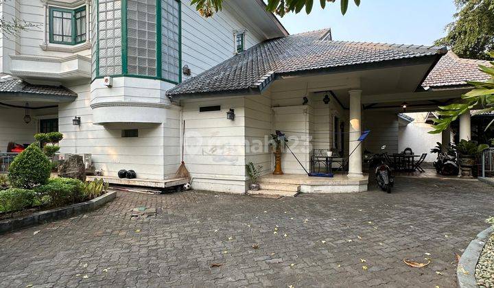 Rumah Hoek Cantik & Asri Gaya Mediterania Di Selong Kebayoran Baru Jakarta Selatan. 1