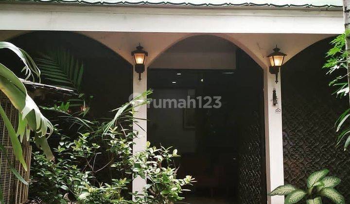 Rumah Besar Cocok Untuk Usaha Atau Buka Praktek Dokter Di Hasyim Ashari Jakarta Pusat. 2