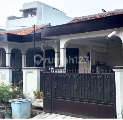 Rumah Cocok Untuk Rumah Kost Lokasi Strategis Di Veteran Raya Bintato Jakarta Selatan. 2