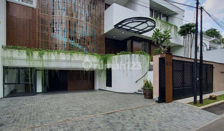 Turun Harga !!! Rumah Mewah Design Modern Klasik Lokasi Strategis Selangkah Ke Belleza Permata Hijau Jakarta Selatan. 2